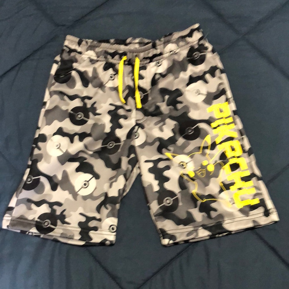 🌟Pikachu🌟NWOT Camouflage Shorts, Boys M (7-8)
